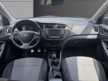 Hyundai i20 1.0 t-gdi 100 active caméra de recul feux essuies glaces automatiques gps garantie 12 mois occasion montpellier...