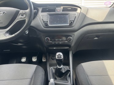 Hyundai i20 1.0 t-gdi 100 active caméra de recul feux essuies glaces automatiques gps garantie 12 mois occasion montpellier...