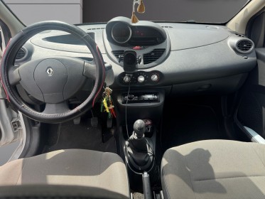 Renault twingo ii 1.2 lev 16v 75 114g eco2 walkman euro5 garantie 12 mois occasion simplicicar toulon est simplicicar...