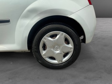 Renault twingo ii 1.2 lev 16v 75 114g eco2 walkman euro5 garantie 12 mois occasion simplicicar toulon est simplicicar...