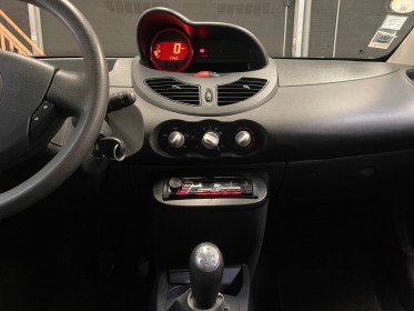 Renault twingo ii 1.5 dci 75 eco2 authentique garantie 12 mois kit de distributrion remplacé à 150000km occasion...