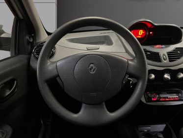 Renault twingo ii 1.5 dci 75 eco2 authentique garantie 12 mois kit de distributrion remplacé à 150000km occasion...