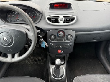 Renault clio iii dci 75 eco2 authentique euro 5 occasion simplicicar orgeval  simplicicar simplicibike france