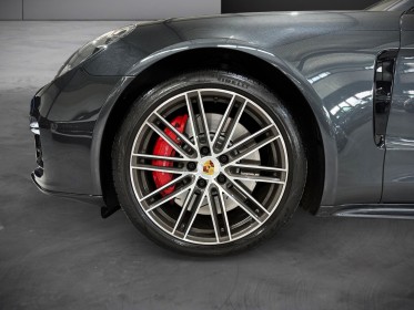 Porsche panamera turbo v8 4.0 550 pdk 54 000 euros d'options pack burmester  pack sportdesign roues arrières directrices......