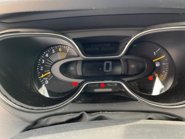 Renault captur tce 90 energy e6 intens - faible kms -  garantie 12 mois occasion simplicicar lyon nord  simplicicar...