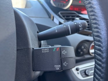 Renault twingo ii 1.2 75 intens - régulateur - bluetooth - clim auto - distribution neuve - garantie 12 mois occasion...