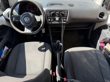 Volkswagen up up 1.0 60 take up! occasion cannes (06) simplicicar simplicibike france