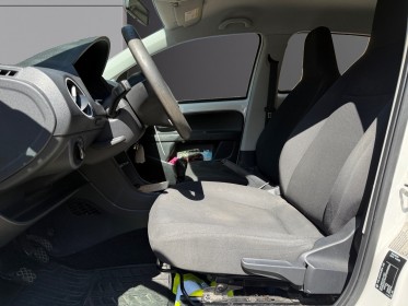 Volkswagen up up 1.0 60 take up! occasion cannes (06) simplicicar simplicibike france