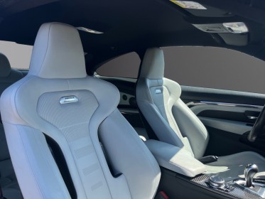 Bmw m4 coupe f82 450 ch pack competition m dkg7 car play / supp. silencieux / toit et diffuseur carbone / suivi entretien...