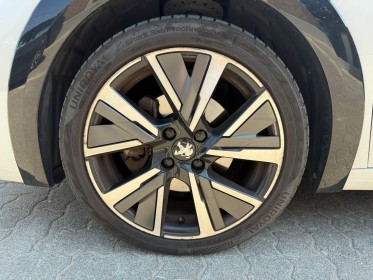 Peugeot 208 1.2 130 eat8 gt-line garantie 12 mois distribution changée sièges chauffants toit panoramique camera 360...