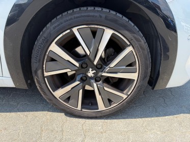 Peugeot 208 1.2 130 eat8 gt-line garantie 12 mois distribution changée sièges chauffants toit panoramique camera 360...