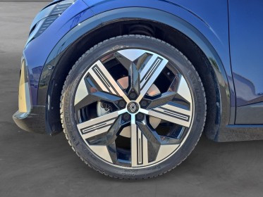 Renault megane e-tech iconic evo 60 220 ch optimum 1ére main garantie 12 mois occasion simplicicar vichy simplicicar...