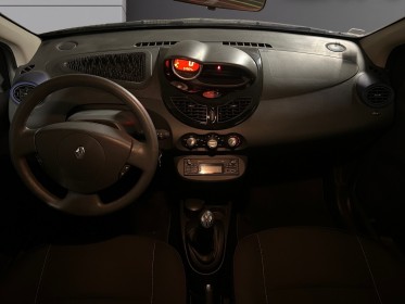 Renault twingo ii 1.2 lev 16v 75 eco2 purple, garantie 12 mois. occasion simplicicar villejuif  simplicicar simplicibike france