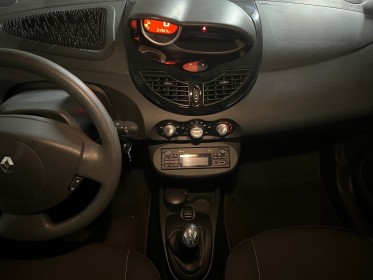 Renault twingo ii 1.2 lev 16v 75 eco2 purple, garantie 12 mois. occasion simplicicar villejuif  simplicicar simplicibike france