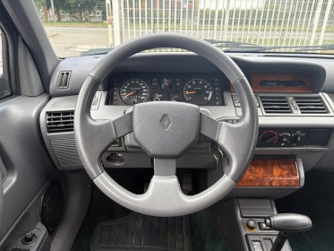 Renault clio 1.4 baccara a occasion simplicicar arras  simplicicar simplicibike france