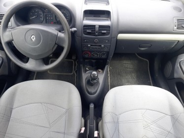 Renault clio 1.2i 16v expression entretien renault climatisation vitres Électriques garantie 12 mois occasion simplicicar...
