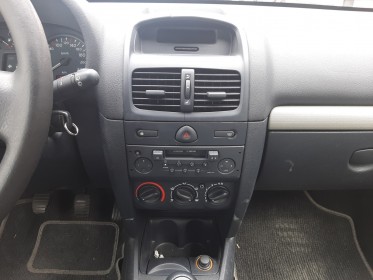 Renault clio 1.2i 16v expression entretien renault climatisation vitres Électriques garantie 12 mois occasion simplicicar...
