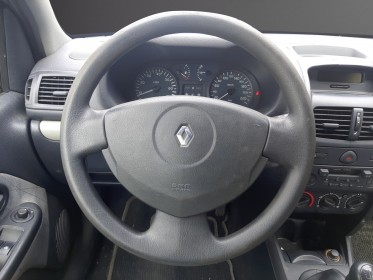 Renault clio 1.2i 16v expression entretien renault climatisation vitres Électriques garantie 12 mois occasion simplicicar...