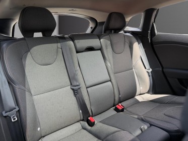 Volvo v40 cross country d2 120 oversta edition toit vitré panoramique régulateur de vitesse garantie 12 mois occasion...