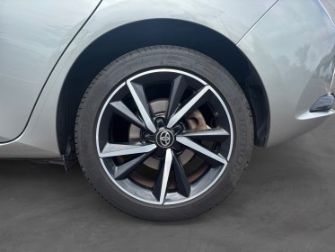 Toyota auris my17 hybride 136h collection occasion simplicicar vernon simplicicar simplicibike france