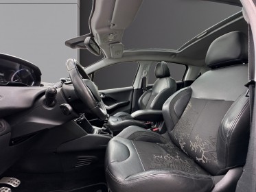 Peugeot 208 1.6 e-hdi 115ch fap bvm6 féline - toit panoramique - clim auto - feux et essuie glace auto occasion...