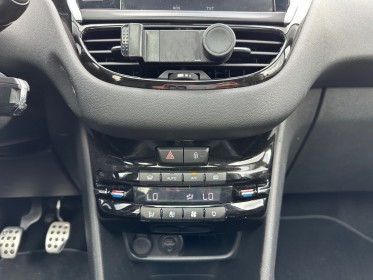 Peugeot 208 1.6 e-hdi 115ch fap bvm6 féline - toit panoramique - clim auto - feux et essuie glace auto occasion...