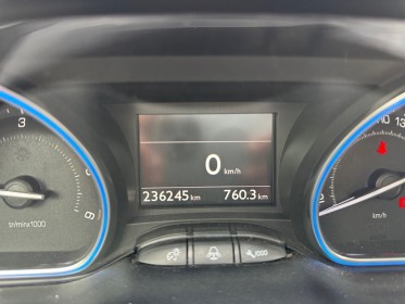 Peugeot 208 1.6 e-hdi 115ch fap bvm6 féline - toit panoramique - clim auto - feux et essuie glace auto occasion...