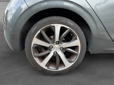 Peugeot 208 1.6 e-hdi 115ch fap bvm6 féline - toit panoramique - clim auto - feux et essuie glace auto occasion...