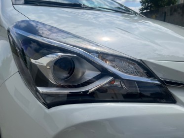 Toyota yaris 1.5 vvti 16v hsd hybrid 100h e-cvt 75 cv occasion simplicicar st-maximin simplicicar simplicibike france