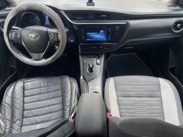 Toyota auris touring sports my17 hybride 136h design, sièges chauffants, caméra de recul, garantie 12mois occasion...