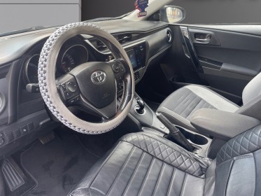 Toyota auris touring sports my17 hybride 136h design, sièges chauffants, caméra de recul, garantie 12mois occasion...