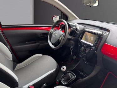 Toyota aygo 1.0 vvt-i x-play/ camera de recul/regulateur de vitesse/garantie 12 mois occasion paris 17ème (75)(porte...