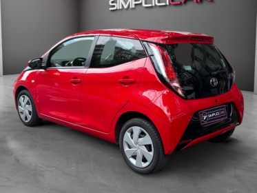 Toyota aygo 1.0 vvt-i x-play/ camera de recul/regulateur de vitesse/garantie 12 mois occasion paris 17ème (75)(porte...