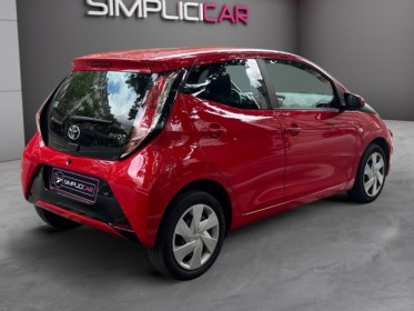 Toyota aygo 1.0 vvt-i x-play/ camera de recul/regulateur de vitesse/garantie 12 mois occasion paris 17ème (75)(porte...