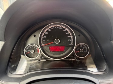 Volkswagen up 1.0 90 bluemotion technology bvm5 premiÈre main garantie 12 mois occasion simplicicar dijon simplicicar...