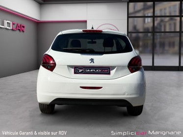 Peugeot 208 puretech 68ch bvm5 like distribution changee/clim/bluetooth - garantie 12 mois - occasion simplicicar marignane ...