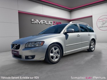 Volvo v50 1.6d drive stopstart 115 business edition // etat irreprochable // attelage remorque occasion simplicicar pertuis ...