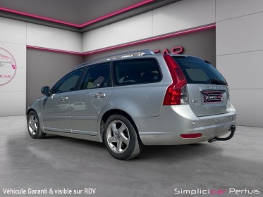 Volvo v50 1.6d drive stopstart 115 business edition // etat irreprochable // attelage remorque occasion simplicicar pertuis ...