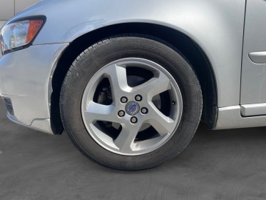 Volvo v50 1.6d drive stopstart 115 business edition // etat irreprochable // attelage remorque occasion simplicicar pertuis ...