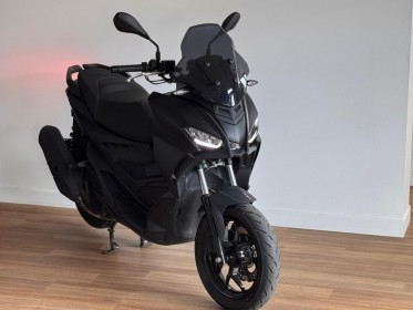 Aprilia sr gt 125 black edition / ecran tft / entretien aprillia occasion simplicicar orgeval  simplicicar simplicibike france