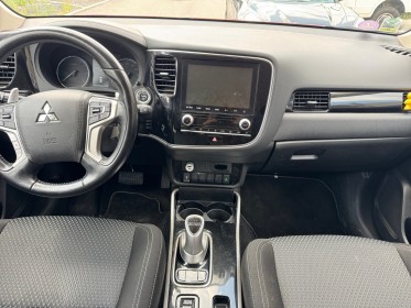 Mitsubishi outlander phev 2.4l phev twin motor 4wd business occasion simplicicar lille  simplicicar simplicibike france