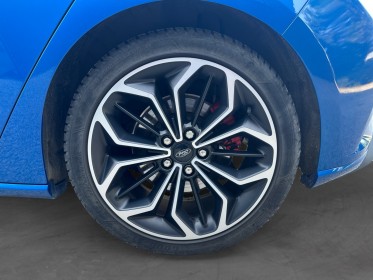 Ford focus 1.5 ecoboost 150 ss bva8 st line carplay sièges chauffants volant chauffant garantie 12 mois occasion simplicicar...