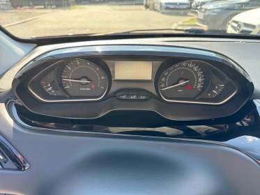 Peugeot 208 1.2 puretech 82ch active / caméra / sièges chauffants / toit panoramique occasion simplicicar lille ...