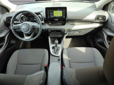 Toyota yaris hybride my21 116h design - caméra de recul - bluetooth - gps -clim - garantie 12 mois europe occasion...