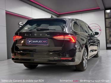 Skoda octavia combi 2.0 tdi 150 ch dsg7 ambition - sièges chauffants - carplay sans fil - garantie 12 mois occasion...
