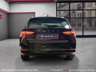 Skoda octavia combi 2.0 tdi 150 ch dsg7 ambition - sièges chauffants - carplay sans fil - garantie 12 mois occasion...