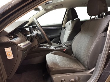 Skoda octavia combi 2.0 tdi 150 ch dsg7 ambition - sièges chauffants - carplay sans fil - garantie 12 mois occasion...