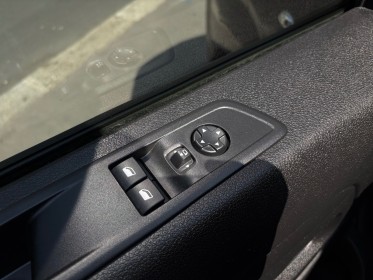 Peugeot  expert  peugeot expert /apple carplay / camera de recul 360 / bande de rechharge offerte / 8 ans de garantie......