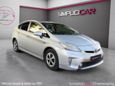 Toyota prius rechargeable 136h dynamic - garantie 12mois - entretien a jour - historique toyota - camera de recul - sieges......