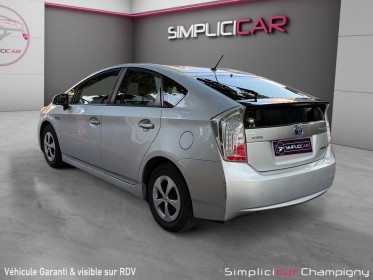 Toyota prius rechargeable 136h dynamic - garantie 12mois - entretien a jour - historique toyota - camera de recul - sieges......